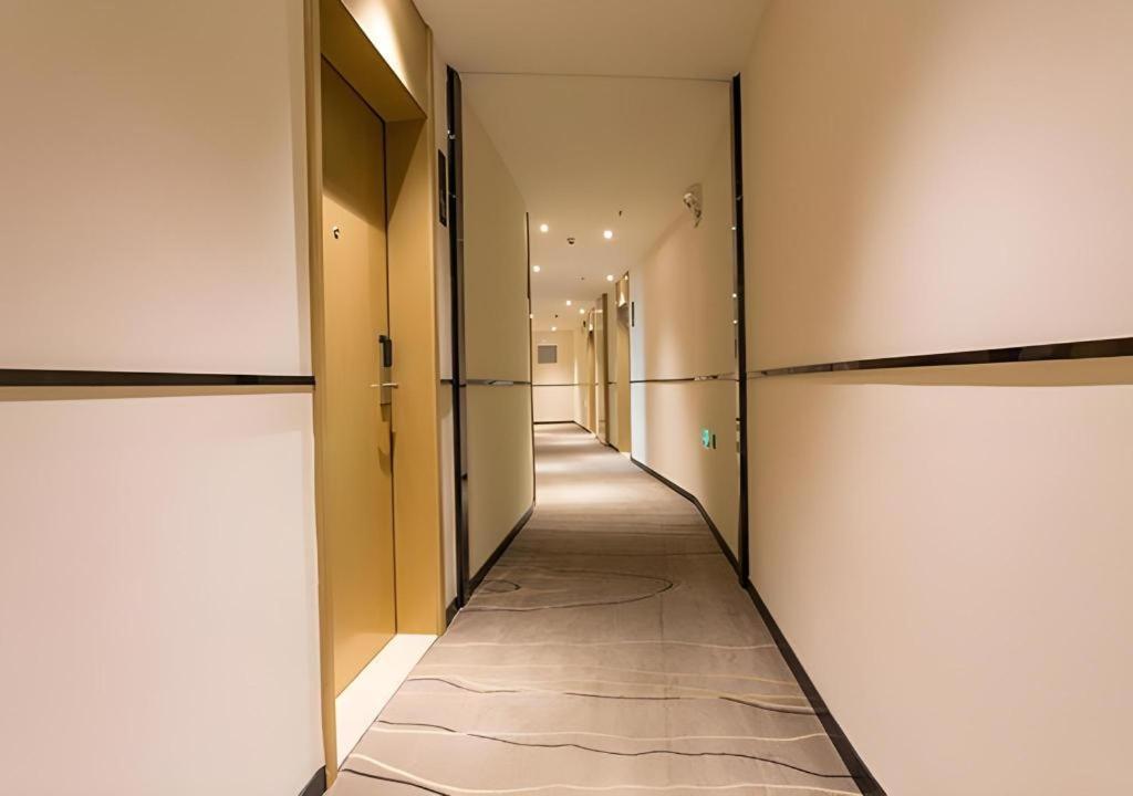 City Comfort Inn Qinzhou Port District Central Square Lungmen Kültér fotó